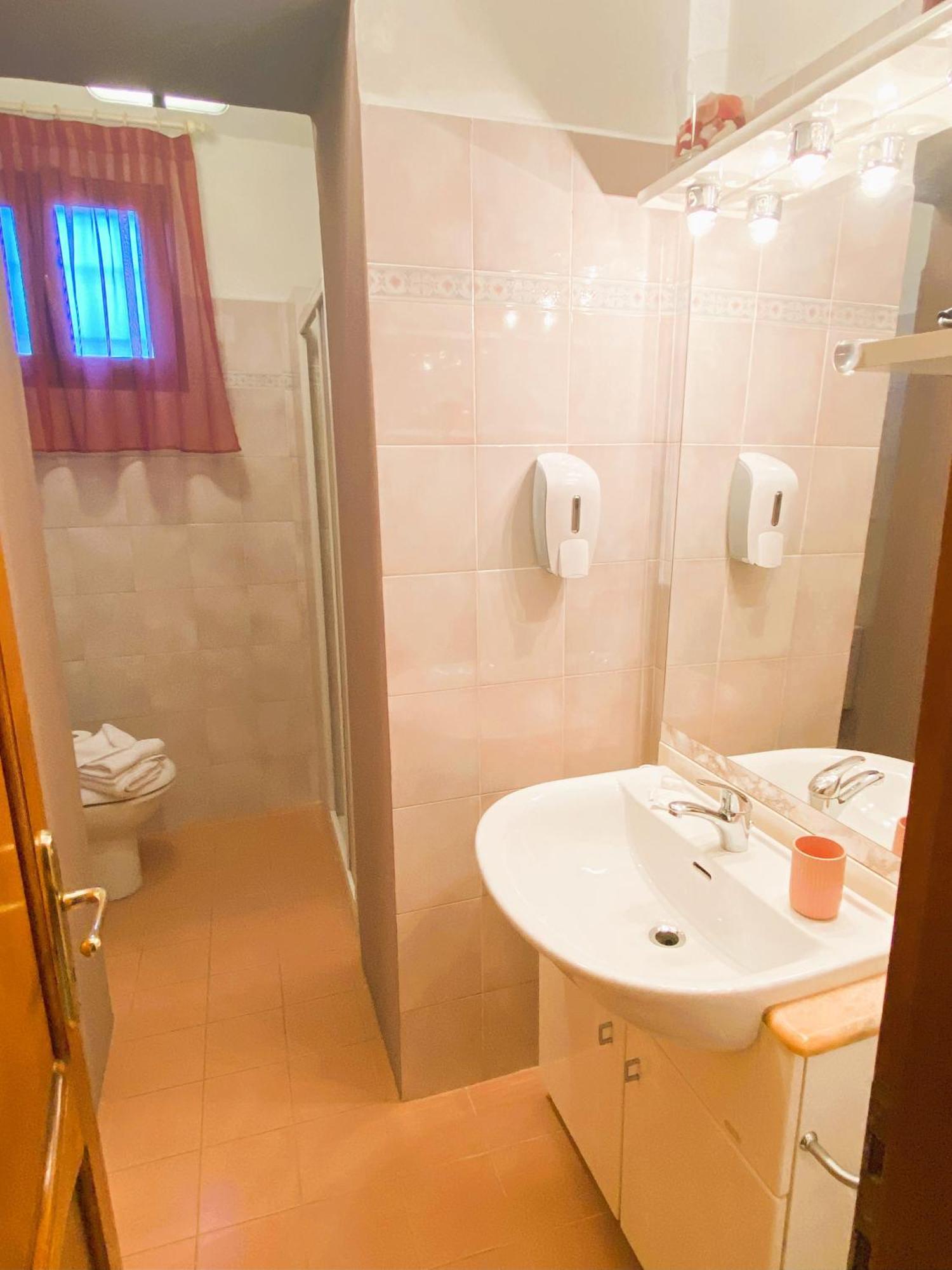 Chiara House Apartment Barga Exterior foto