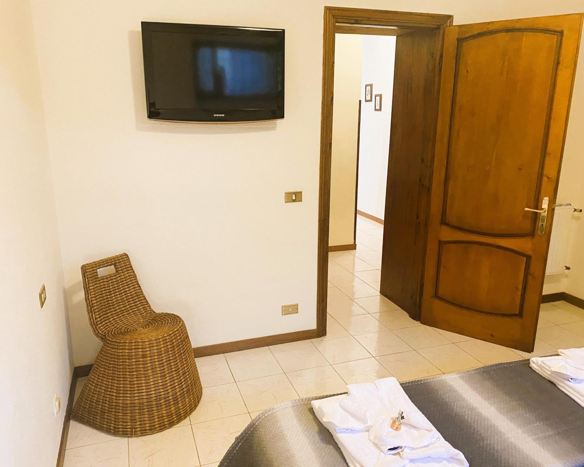 Chiara House Apartment Barga Exterior foto