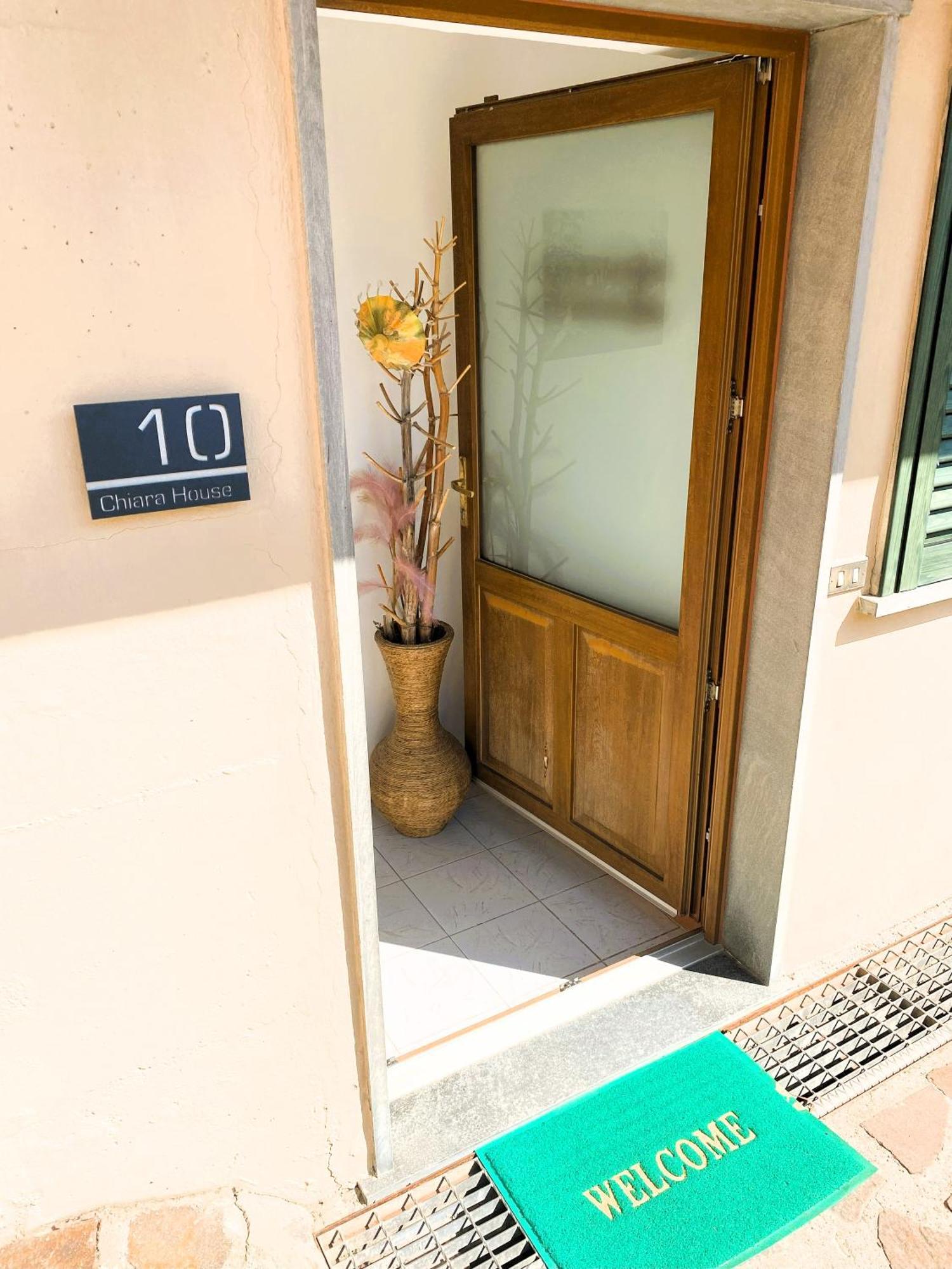 Chiara House Apartment Barga Exterior foto